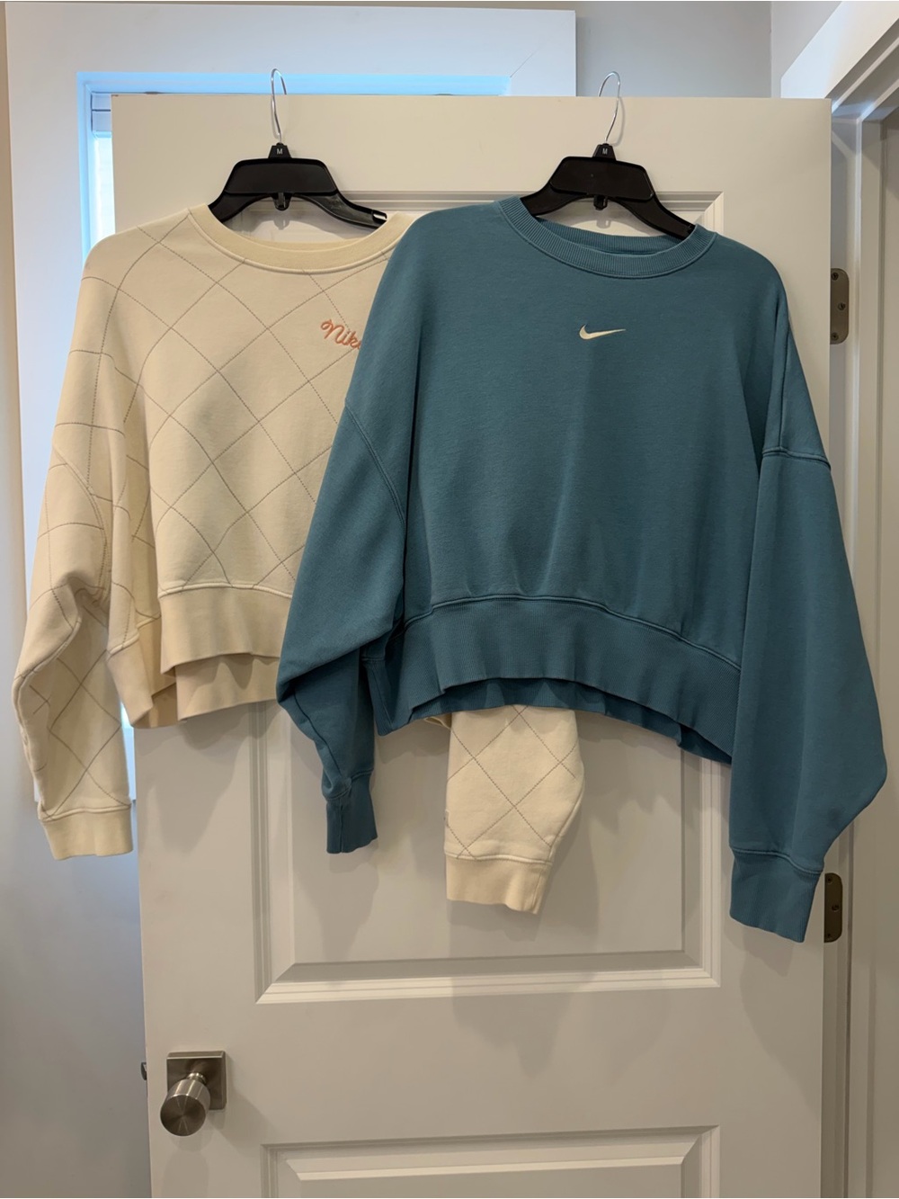 Nike Cropped Crew Sweatshirt x 2